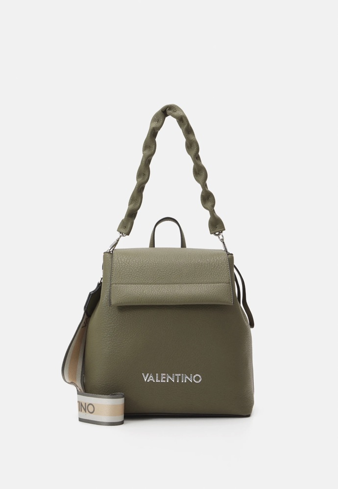 Batoh, Valentino, 4 080 Kč
Batoh, Valentino, 4 080 Kč