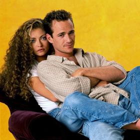 Rebecca Gayheart a Luke Perry v seriálu Beverly Hills 90210
