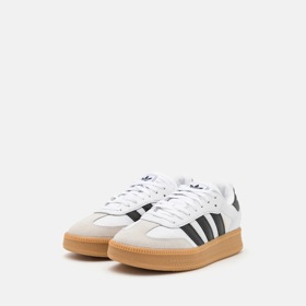 Tenisky, Adidas Originals, 3 000 Kč
