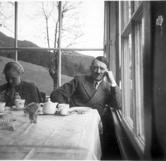 Eva Braunová s Adolfem Hitlerem
Eva Braunová s Adolfem Hitlerem