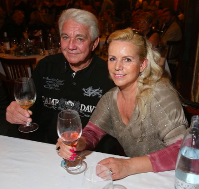 Jeho osudovou ženou byla Hanička, která bohužel nakonec propadla alkoholu a v roce 2020 zemřela. Zůstalo po ní prázdno.
