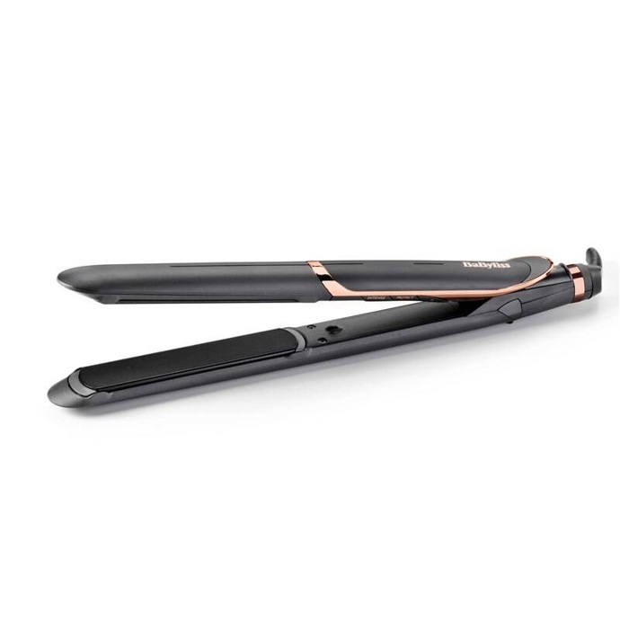 Žehlička na vlasy, Babyliss, 1 899 Kč, prodává Datart. Během Dnů Marianne platí sleva 20 % na vybrané produkty vlasové péče Babyliss.
