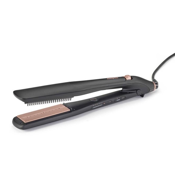 Žehlička na vlasy, Babyliss, 3 999 Kč, prodává Datart. Během Dnů Marianne platí sleva 20 % na vybrané produkty vlasové péče Babyliss.
