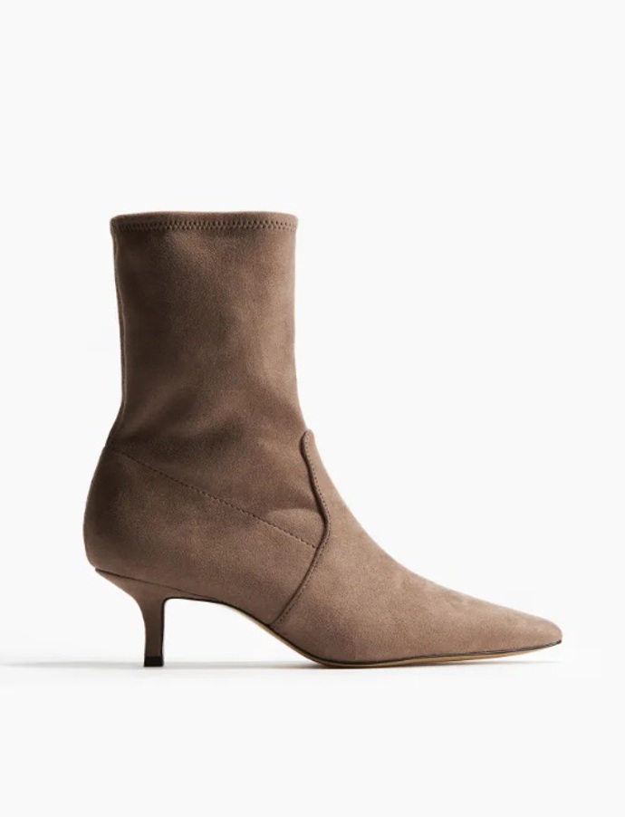Ponožkové kozačky na podpatku, H&M, 959 Kč
