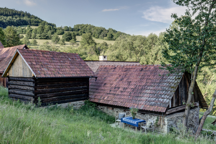 Třicetiletý Radim proměnil chalupu z 18. století v perlu Valašska.
Třicetiletý Radim proměnil chalupu z 18. století v perlu Valašska.
