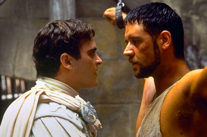 Joaquin Phoenix a Russell Crowe
