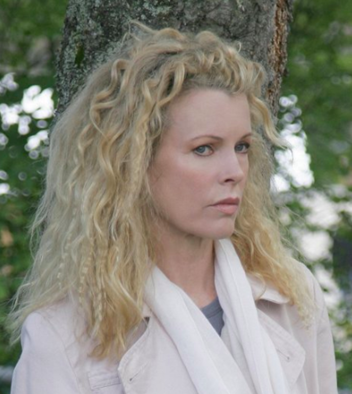 Kim Basinger
