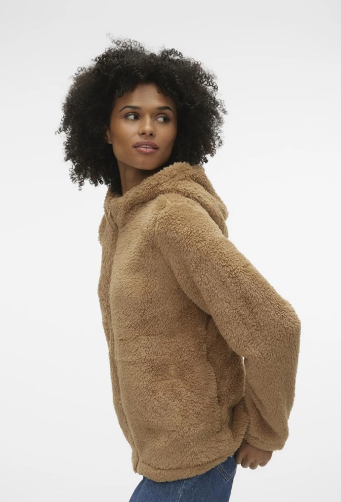 Teddy bunda, Vero Moda, 810 Kč
Teddy bunda, Vero Moda, 810 Kč