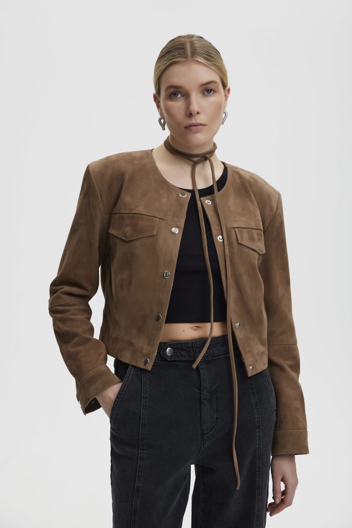 Gestuz, 250 eur
Gestuz, 250 eur