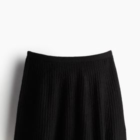 Áčková minisukně z žebrovaného úpletu, H&M, 479 Kč
