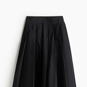 Skládaná áčková sukně, H&M,1 199 Kč
