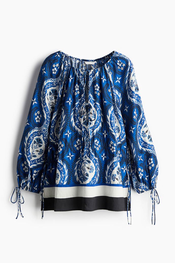 Halenka se stahovací šňůrkou, H&M, 479 Kč
Halenka se stahovací šňůrkou, H&M, 479 Kč