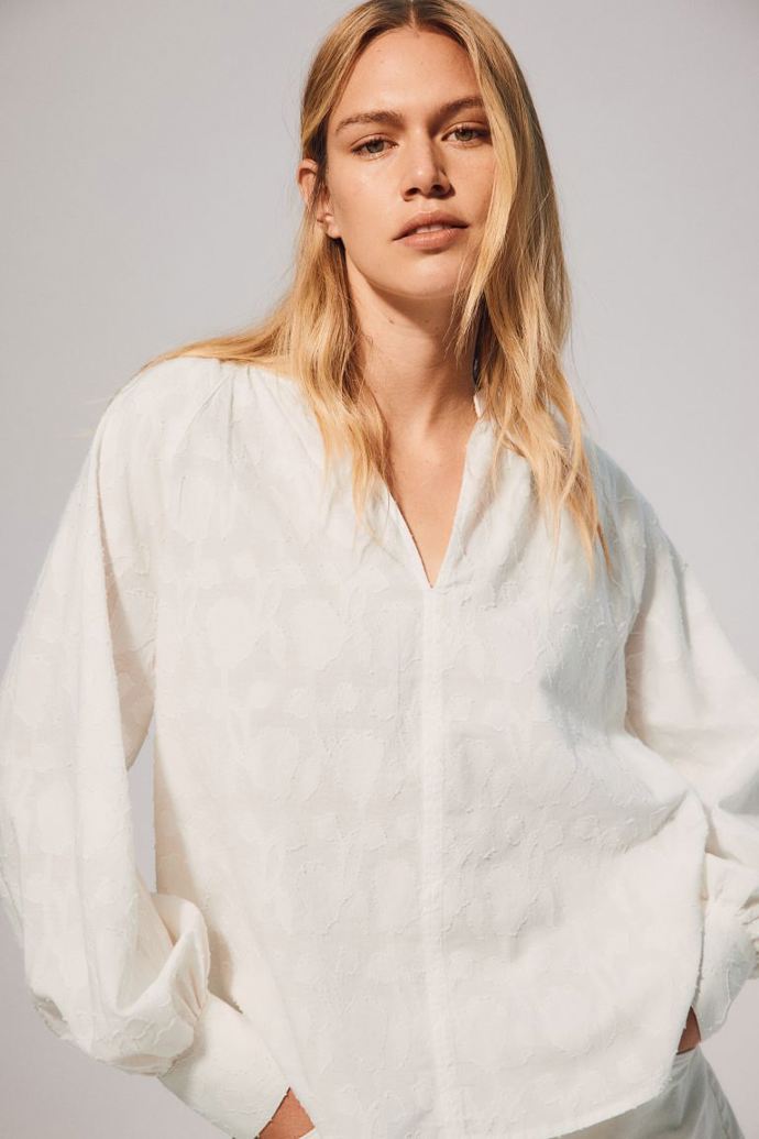 Halenka z žakárové tkaniny, H&M, 719 Kč
Halenka z žakárové tkaniny, H&M, 719 Kč