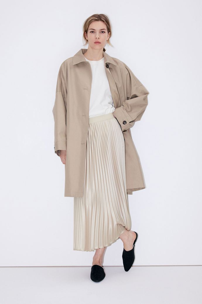 Skládaná sukně krémová, H&M, 839 Kč
Skládaná sukně krémová, H&M, 839 Kč