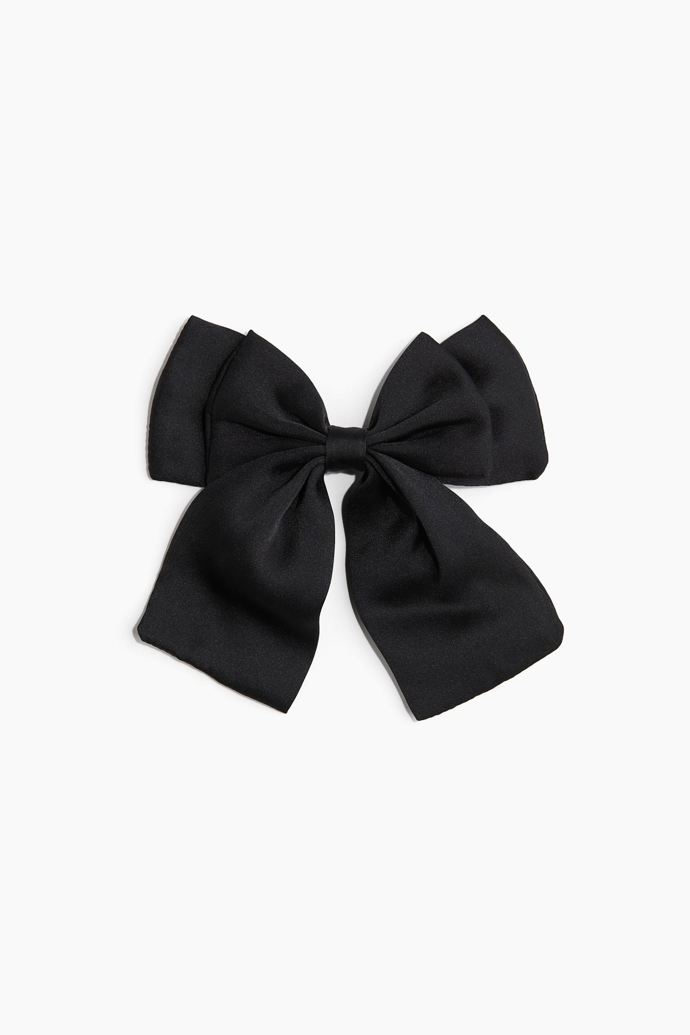Mašle do vlasů, H&M, 99 Kč.
Mašle do vlasů, H&M, 99 Kč.