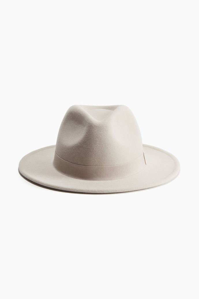 Plstěný klobouk, H&M, 429 Kč
Plstěný klobouk, H&M, 429 Kč