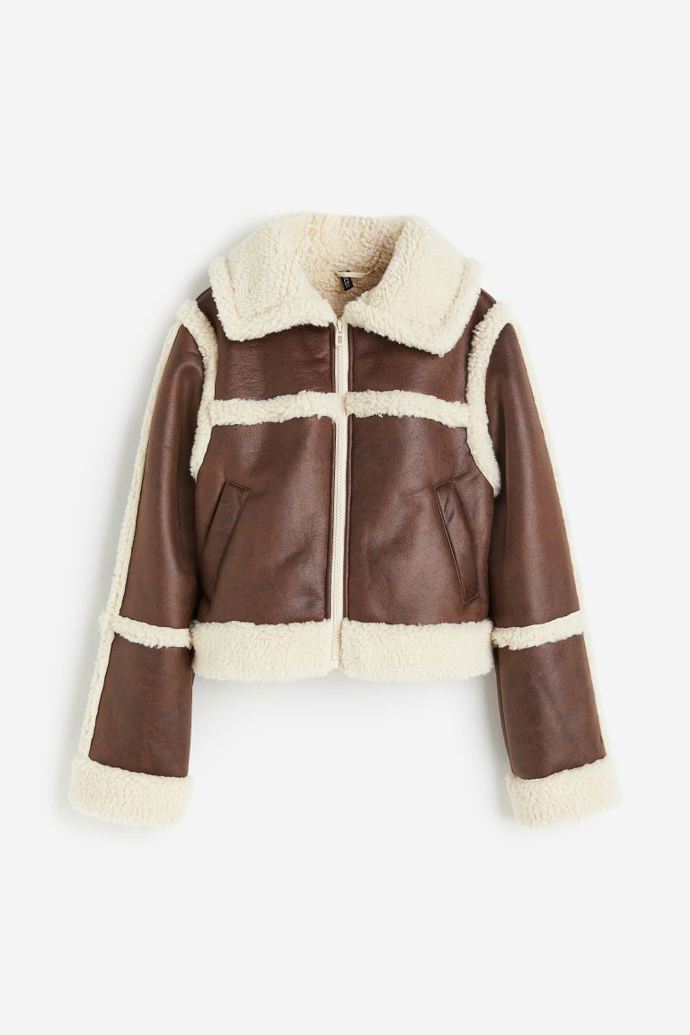 Bunda s plyšovou podšívkou, H&M, 1 499 Kč
Bunda s plyšovou podšívkou, H&M, 1 499 Kč