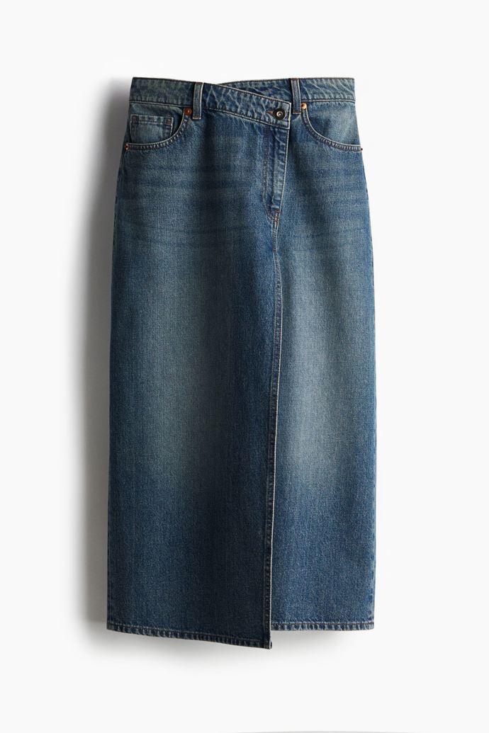 Džínová maxi sukně s křížením v pase, H&M, 719 Kč

V rámci Dnů Marianne nabízí H&M pro všechny členy věrnostního klubu H&M slevu 20 % při nákupu nad 800 korun
