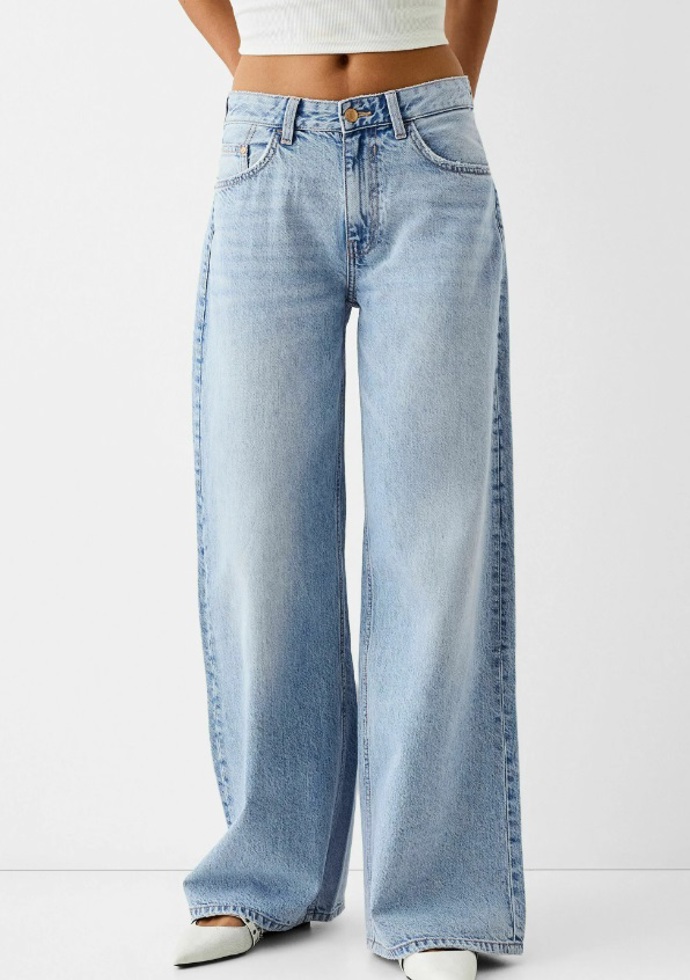Džíny Relaxed Fit, Bershka, 699 Kč
Džíny Relaxed Fit, Bershka, 699 Kč