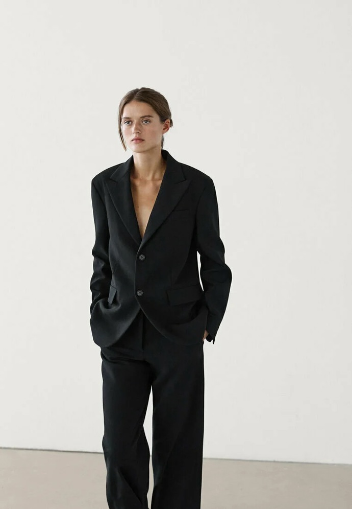 Sako, Massimo Dutti, 4599 Kč
