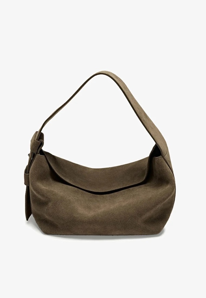 Kabelka, Massimo Dutti, 6 599 Kč
Kabelka, Massimo Dutti, 6 599 Kč
