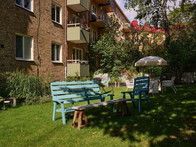 Tento světlý a útulný byt je plný stylového nábytku a pečlivě vybraných dekorací, díky kterým je jinak klasicky pojatý interiér zajímavý a má jedinečnou atmosféru. Nechte se inspirovat stylem majitelů, se kterými rozhodně není nuda.
Tento světlý a útulný byt je plný stylového nábytku a pečlivě vybraných dekorací, díky kterým je jinak klasicky pojatý interiér zajímavý a má jedinečnou atmosféru. Nechte se inspirovat stylem majitelů, se kterými rozhodně není nuda.