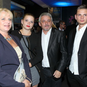 Michal s manželkou Renatou a dětmi
