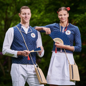 Návrhářka a designérka Zuzana Osako využila techniku modrotisku k vytvoření moderního designu pro sportovce na letní olympijské hry v Tokiu v roce 2020.
