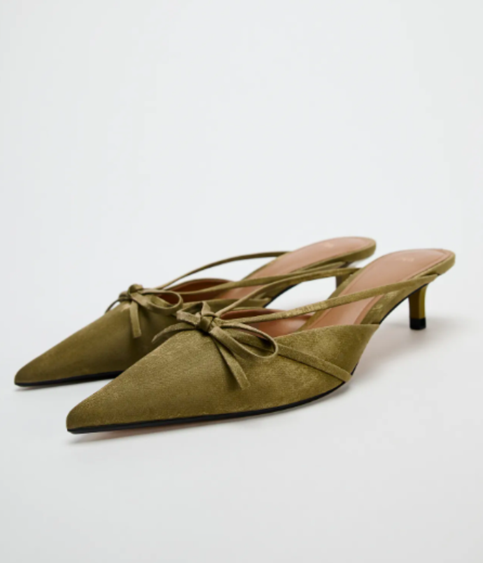 Nazouvací lodičky, Zara, 849 Kč
Nazouvací lodičky, Zara, 849 Kč