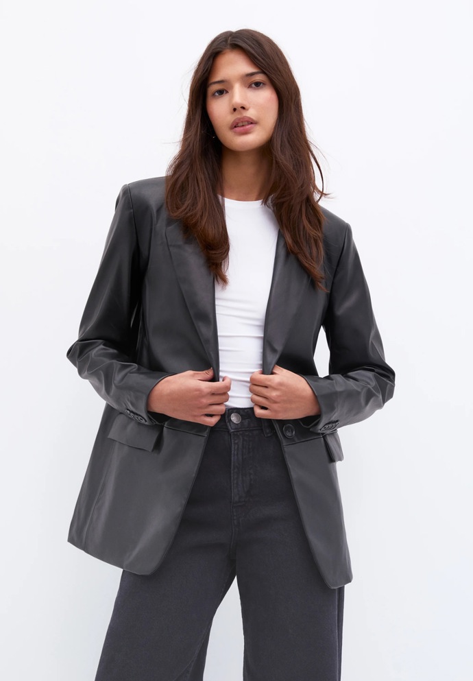Sako, Pull&Bear, 999 Kč

