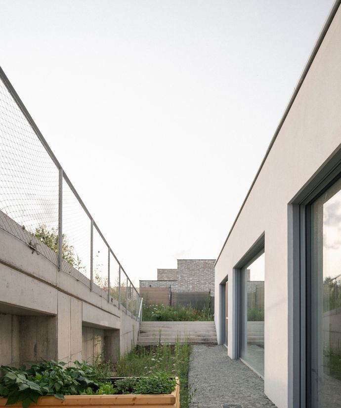 Architektonický zázrak: Jak dům v Záhorských Sadech spojuje přírodu s moderním bydlením
Architektonický zázrak: Jak dům v Záhorských Sadech spojuje přírodu s moderním bydlením