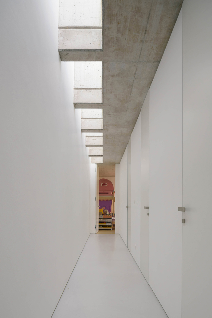 Architektonický zázrak: Jak dům v Záhorských Sadech spojuje přírodu s moderním bydlením
Architektonický zázrak: Jak dům v Záhorských Sadech spojuje přírodu s moderním bydlením
