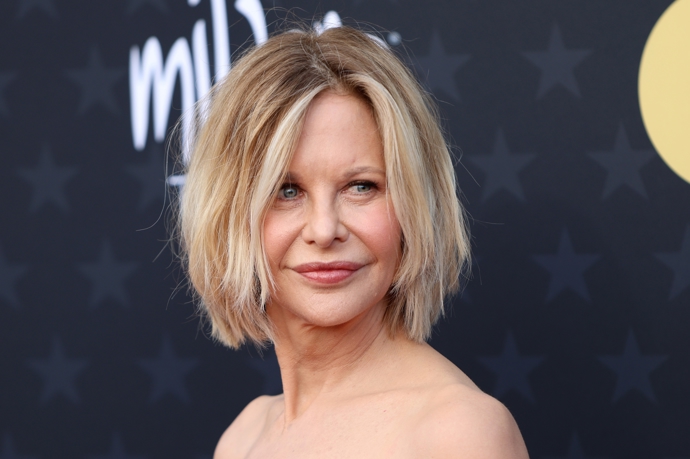 Meg Ryan zvolila messy rozuchaný bob z jemně zvlněných vlasů
Meg Ryan zvolila messy rozuchaný bob z jemně zvlněných vlasů