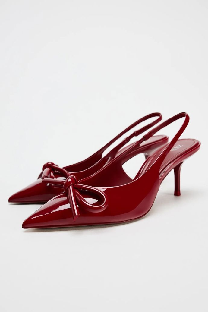 Slingback lodičky, Zara, 849 Kč
Slingback lodičky, Zara, 849 Kč
