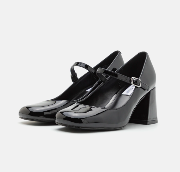 Boty, Steve Madden, 2880 Kč.
Boty, Steve Madden, 2880 Kč.
