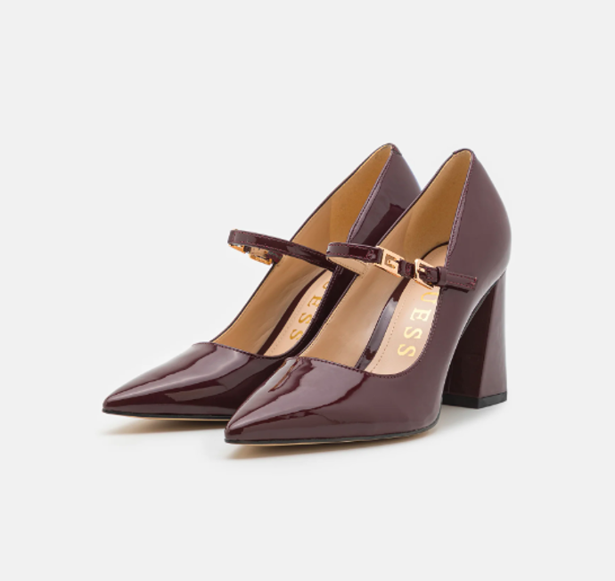 Boty, Guess, 3960 Kč.
Boty, Guess, 3960 Kč.