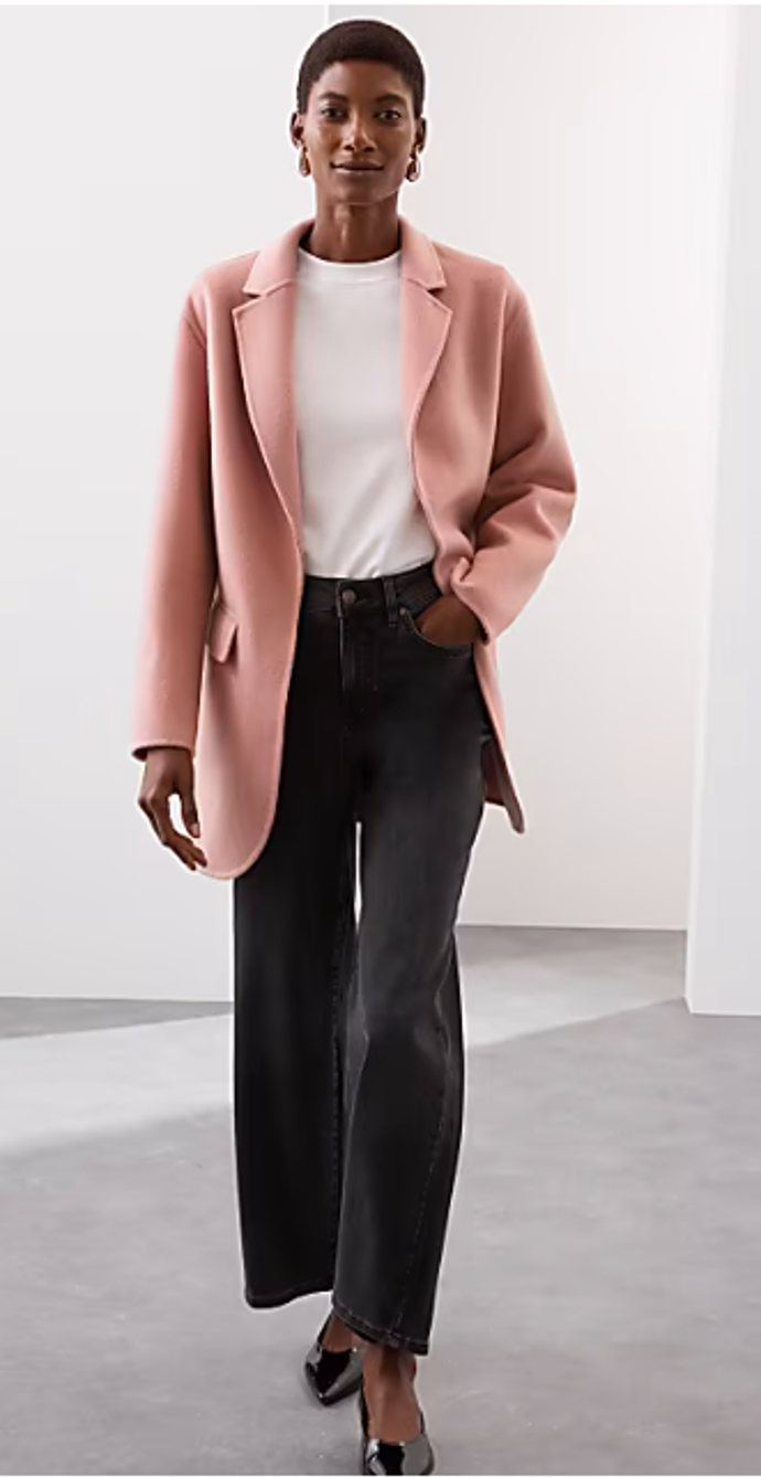 Vlněný blejzr Marks & Spencer, 4999 Kč

V rámci Dnů Marianne nabízí Marks & Spencer v kamenných prodejnách až 25 % slevu na vybrané doplňky, 20 % na oblečení, obuv, kosmetiku a produkty do domácnosti. 
