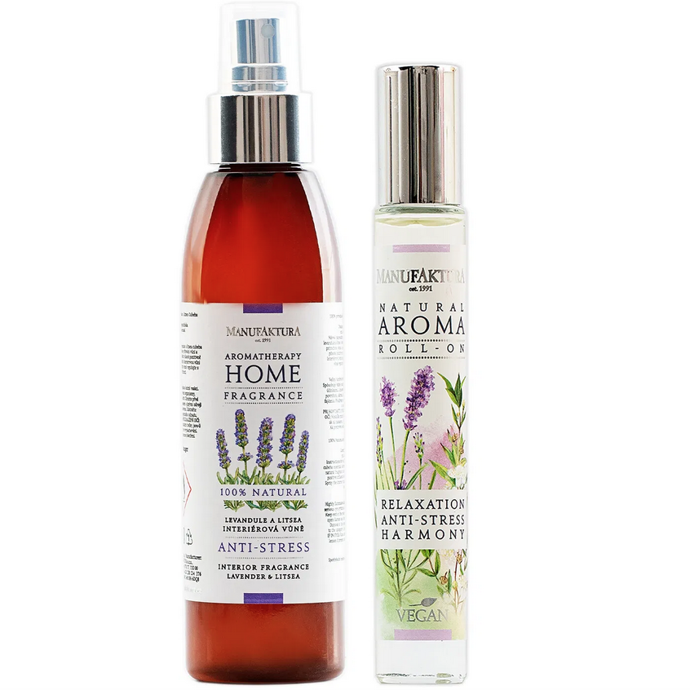 Duo 100% přírodních aromaterapeutických vůní pro absolutní harmonii těla i duše pro ženy i muže, kteří rádi aktivně odpočívají při hodinách jógy a věnují se zdravému životnímu stylu. Přírodní vůně s levandulí, myrtou meduňkou a pomerančem v roll-on balení uleví kdykoliv během dne od stresu a je ideálním doplňkem pro relaxaci po cvičení. Interiérová vůně pak nádherně provoní jógamatku či prostory domova i tělocvičen relaxační vůní levandule s kapkou svěží litsey cubeby. 598 Kč
