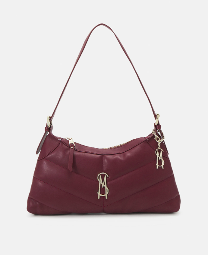 Kabelka bordó, Steve Madden, 2400 Kč.
Kabelka bordó, Steve Madden, 2400 Kč.