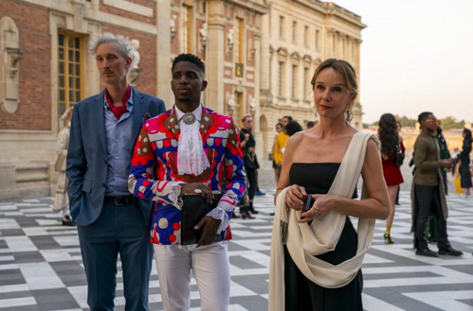 Styl Sylvie ze seriálu Emily in Paris
