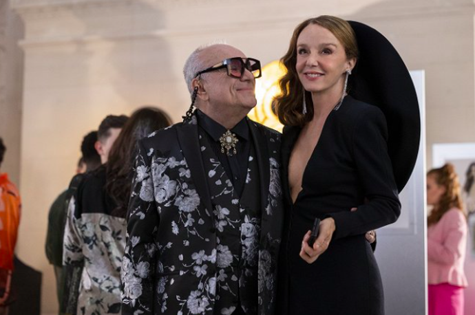 Styl Sylvie ze seriálu Emily in Paris
