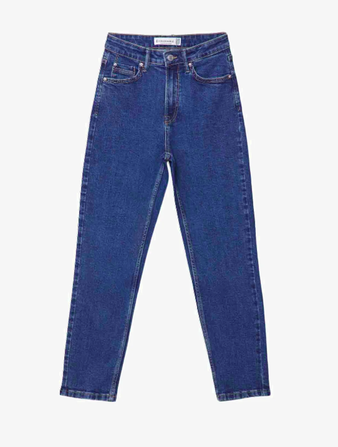 Sako, WEEKEND MAXMARA, 9400 Kč.
Sako, WEEKEND MAXMARA, 9400 Kč.