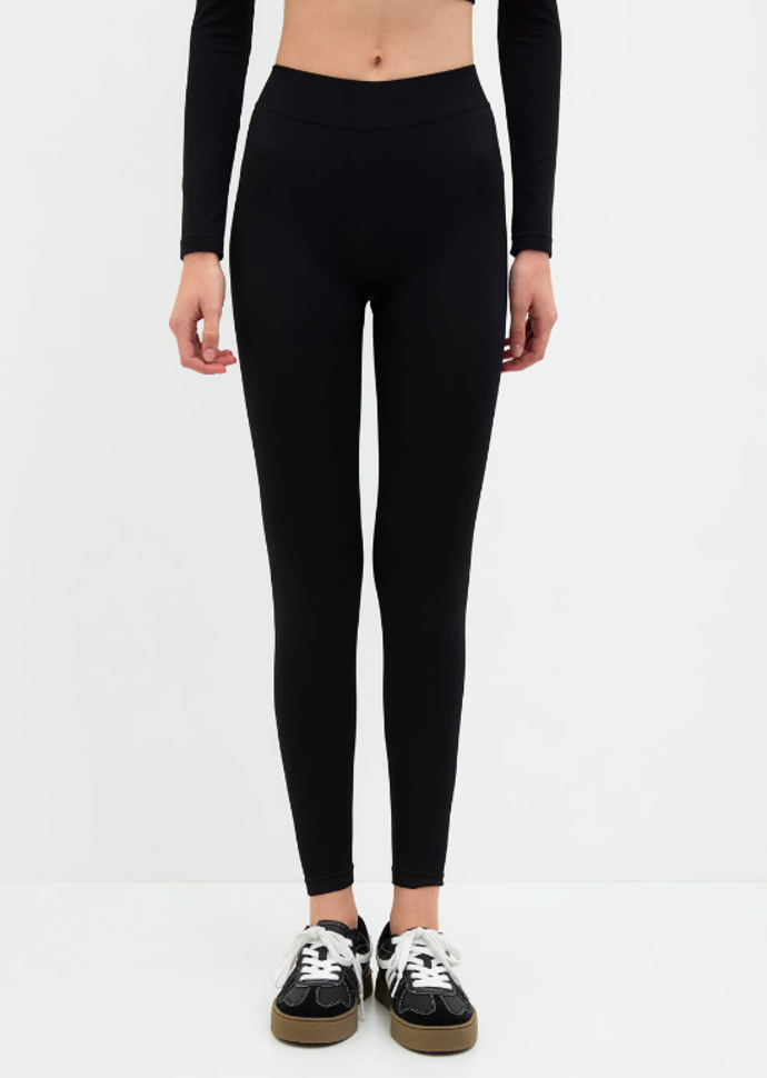 Legíny, PULL&BEAR, 399 Kč.
Legíny, PULL&BEAR, 399 Kč.