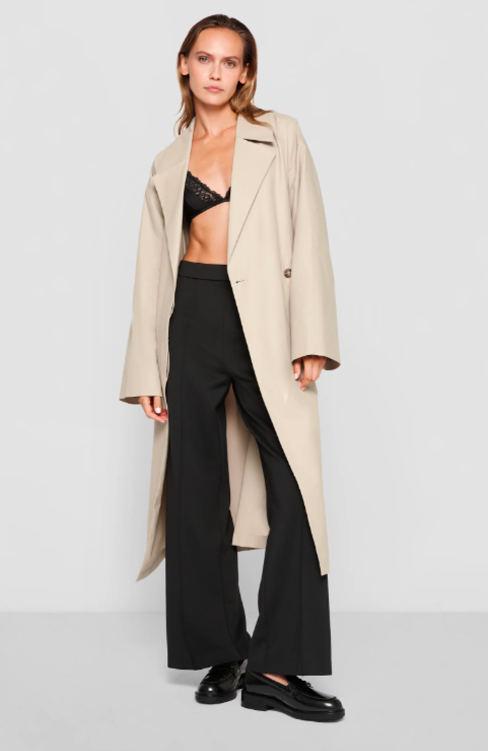 Trenčkot, Calvin Klein, 6290 Kč.
Trenčkot, Calvin Klein, 6290 Kč.