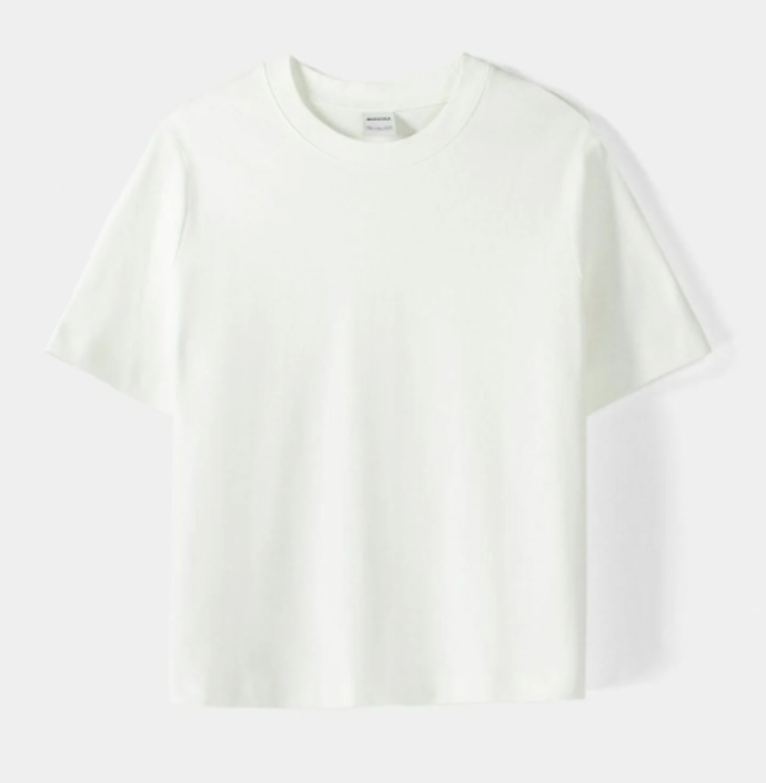 Tričko, Bershka, 399 Kč.
Tričko, Bershka, 399 Kč.
