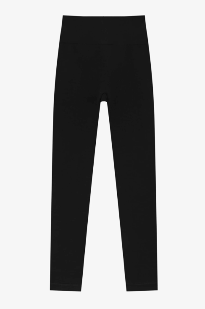 Legény, PULL&BEAR, 399 Kč.
Legény, PULL&BEAR, 399 Kč.