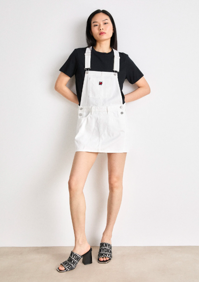 Lacláče, DKNY, 3360 Kč
