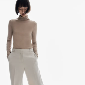 Pima cotton turtleneck top, různé barvy, H&M, 599 Kč
