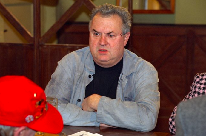 Záběry z oblíbeného seriálu Hospoda, který se natáčel v 90. letech
