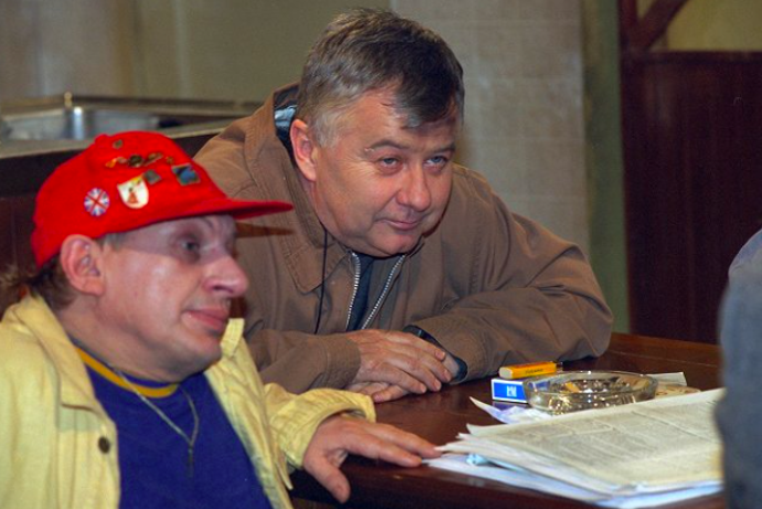 Záběry z oblíbeného seriálu Hospoda, který se natáčel v 90. letech
